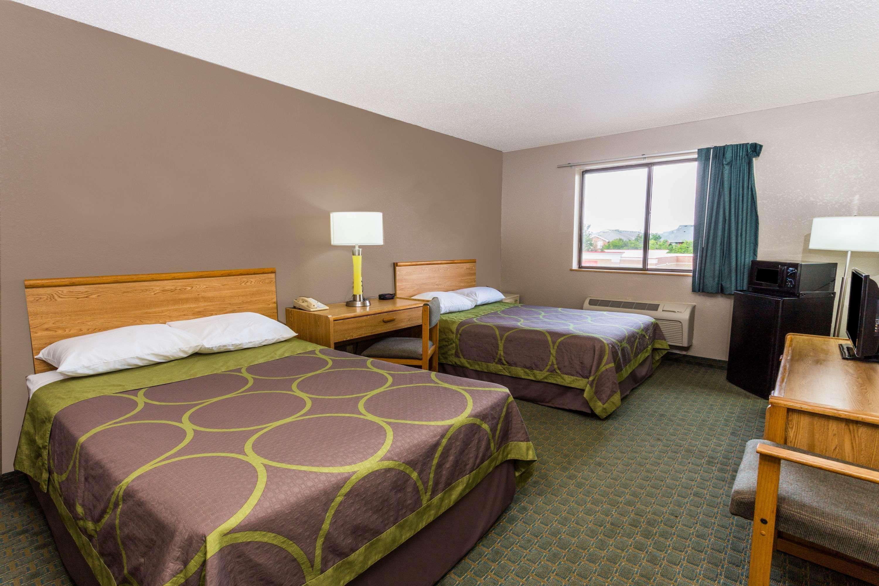 Super 8 By Wyndham St. Charles Hotel Saint Charles Exterior photo