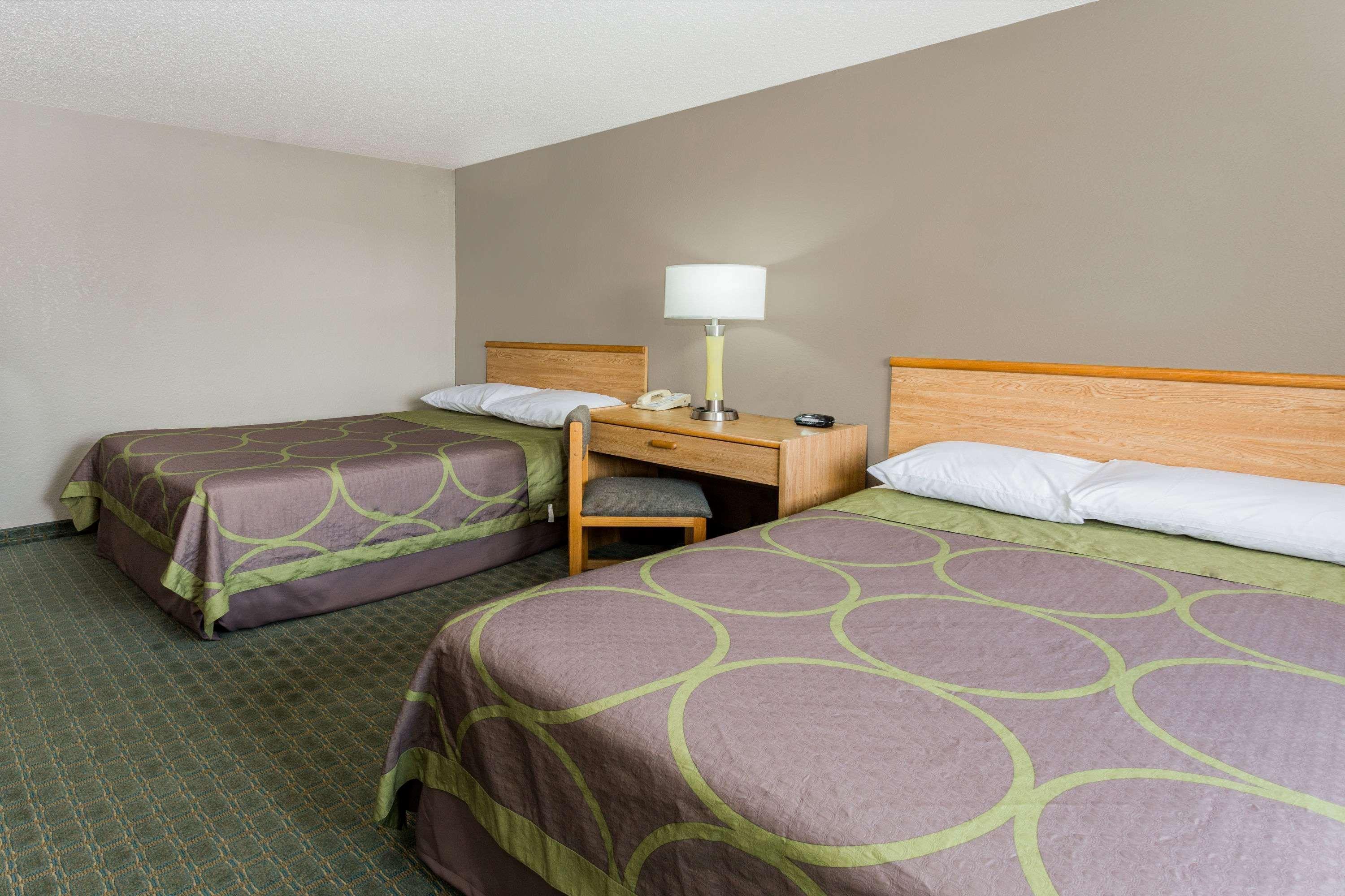 Super 8 By Wyndham St. Charles Hotel Saint Charles Exterior photo