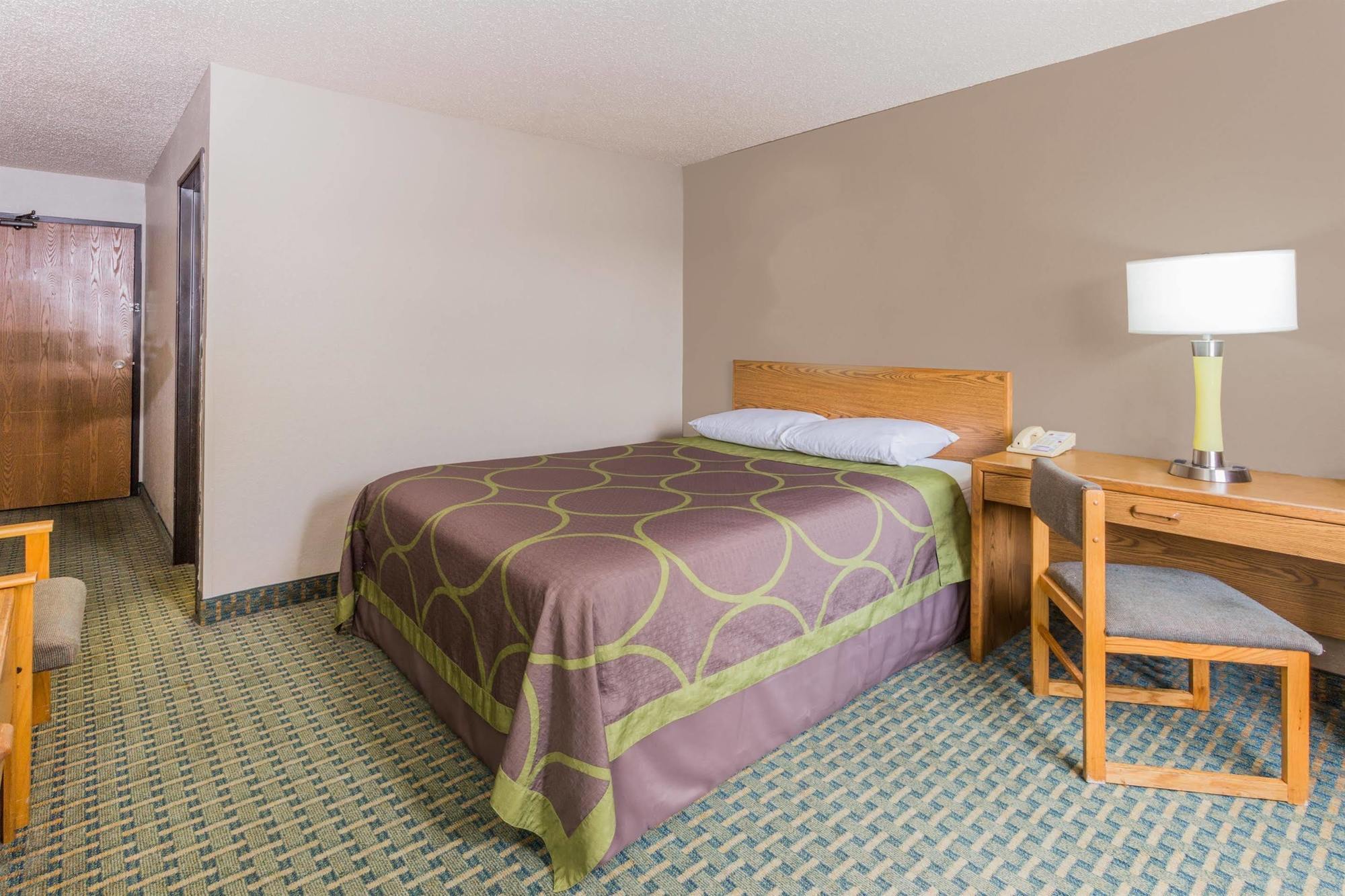 Super 8 By Wyndham St. Charles Hotel Saint Charles Exterior photo
